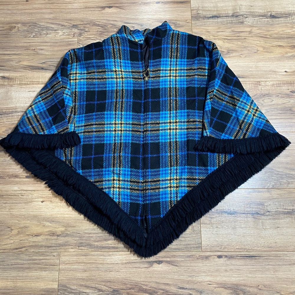 Women’s Vintage 60s Dutchmaid 100% Wool Blue Plaid Zip Up Ponch / Shaw